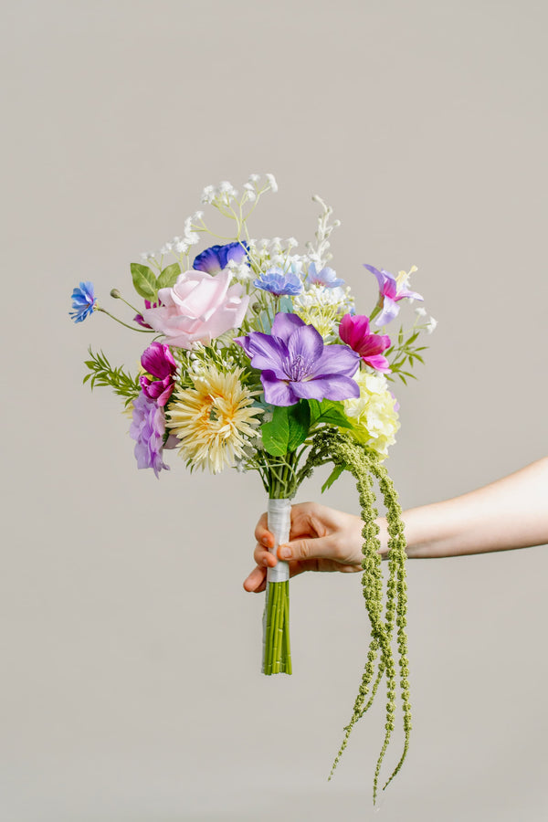 Whimsical Romance - Brudepigebuket